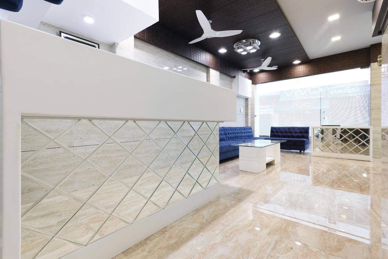Hotel Oyo 60577 Sukhmani Residency Indore Zewnętrze zdjęcie