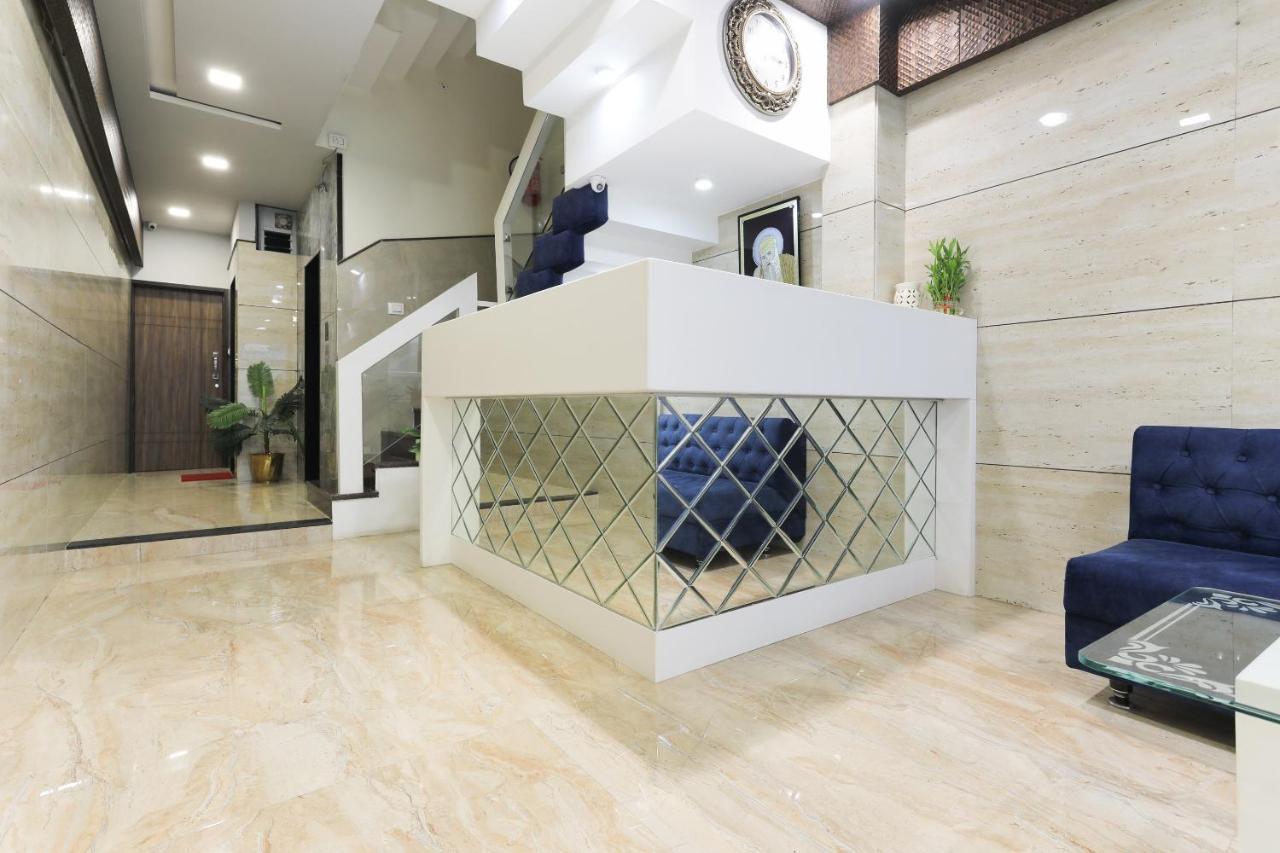 Hotel Oyo 60577 Sukhmani Residency Indore Zewnętrze zdjęcie